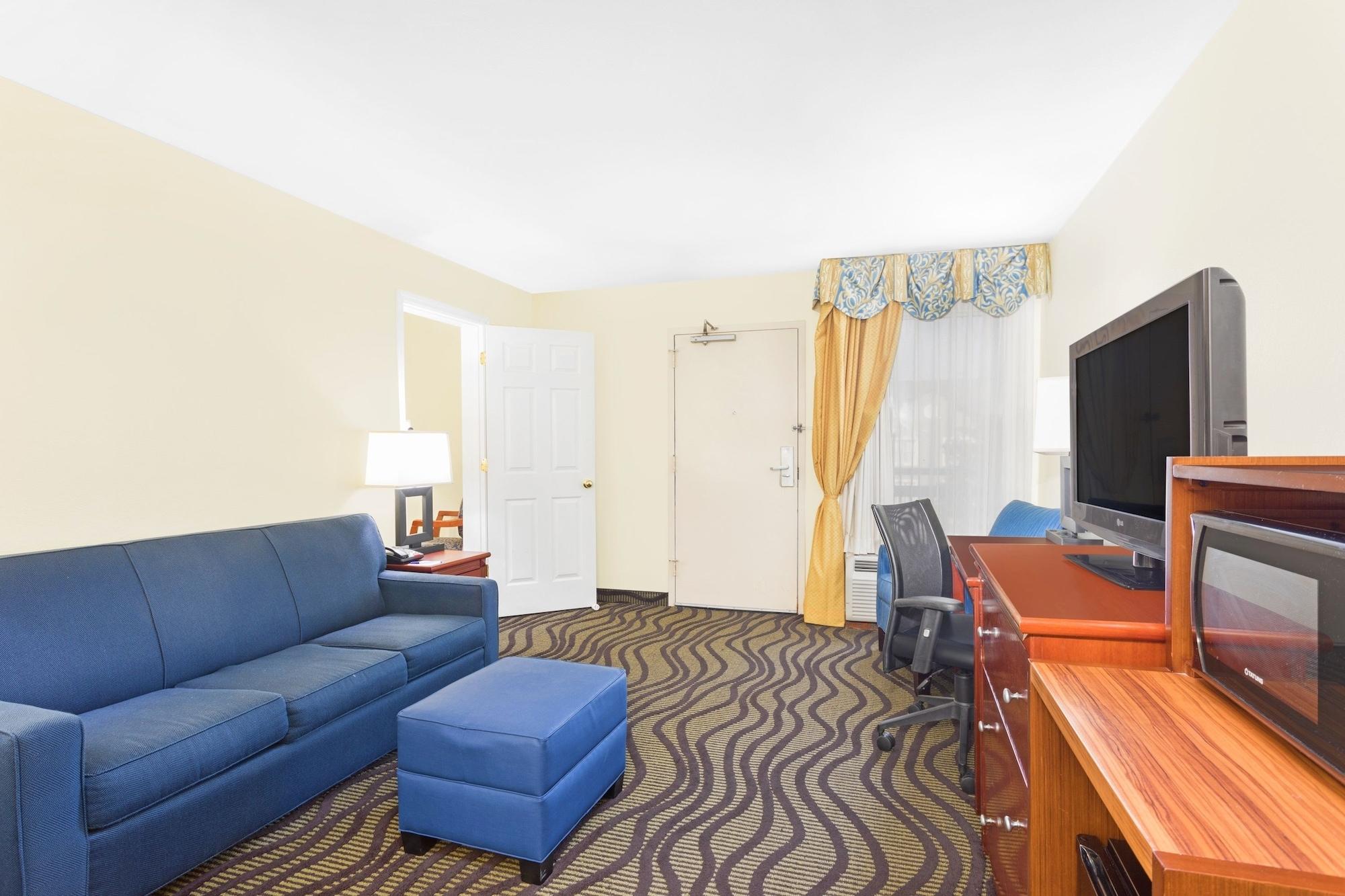 Baymont By Wyndham Savannah Midtown Εξωτερικό φωτογραφία