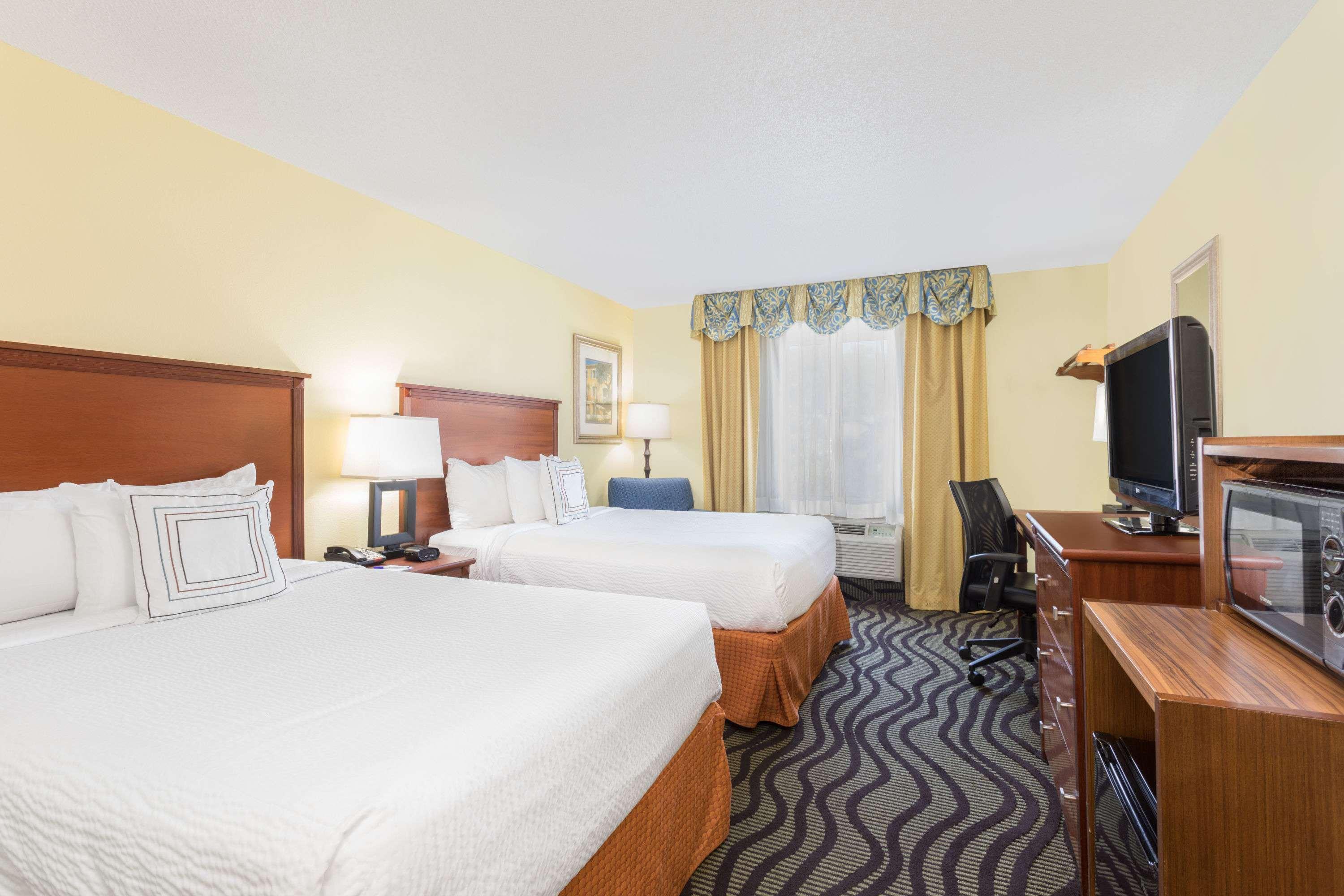 Baymont By Wyndham Savannah Midtown Εξωτερικό φωτογραφία