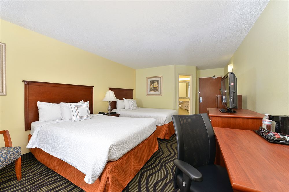 Baymont By Wyndham Savannah Midtown Εξωτερικό φωτογραφία