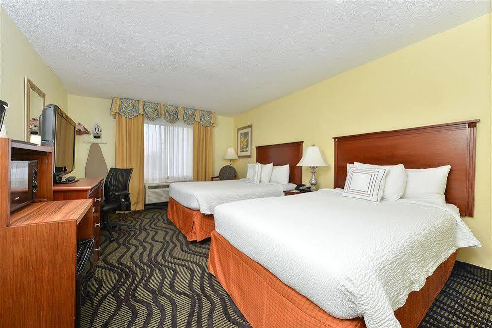 Baymont By Wyndham Savannah Midtown Εξωτερικό φωτογραφία
